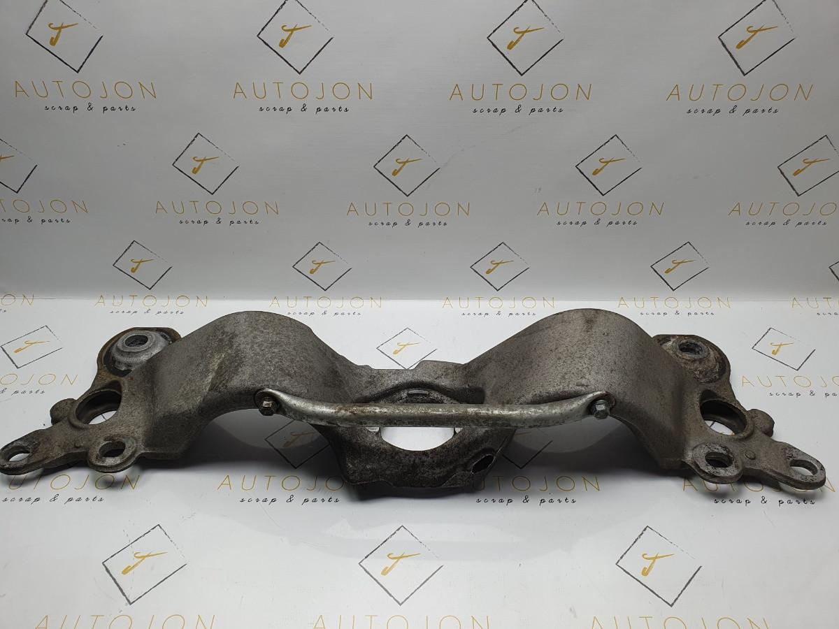 Suport cutie de viteze automata AUDI A4 II (8E2, B6) [ 2000 - 2005 ] 1.8 127KW|173HP OEM 8E0399263S