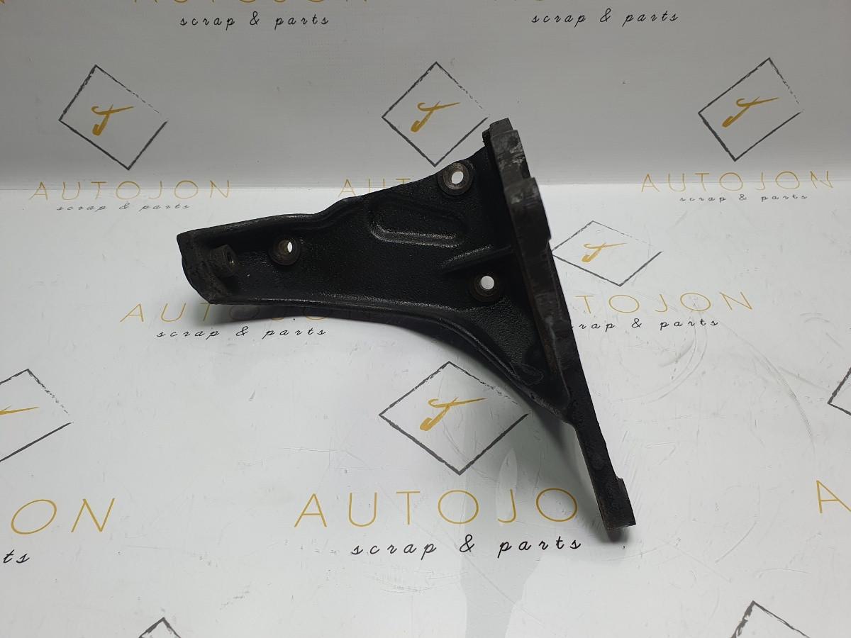 Suport pompa injectie VOLKSWAGEN POLO (6N2) [ 1999 - 2001 ] SDI (AKU) 44KW|60HP OEM 028130147B / 028 130 147 B