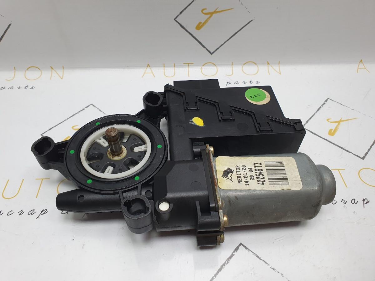 Motoras macara dreapta fata SEAT IBIZA IV (6L1) [ 2002 - 2009 ], VOLKSWAGEN POLO (9N_) [ 2001 - 2012 ], SKODA FABIA (6Y2) [ 1999 - 2008 ] SK240RR OEM 6Q0959812 / 6Q0 959 812