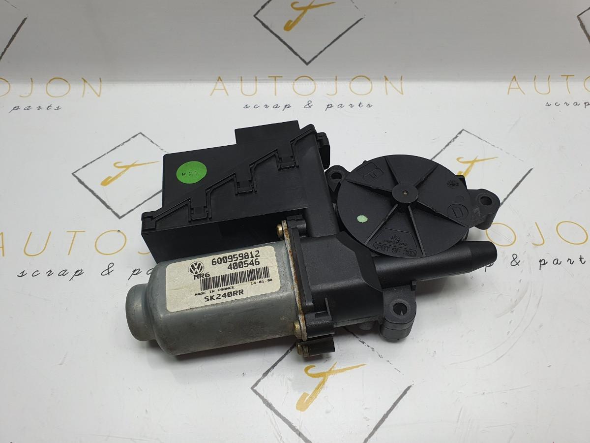 Motoras macara dreapta fata SEAT IBIZA IV (6L1) [ 2002 - 2009 ], VOLKSWAGEN POLO (9N_) [ 2001 - 2012 ], SKODA FABIA (6Y2) [ 1999 - 2008 ] SK240RR OEM 6Q0959812 / 6Q0 959 812