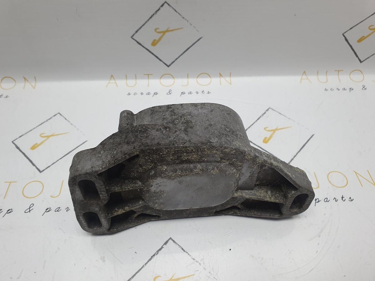Suport motor VOLKSWAGEN PASSAT (3B3) [ 2000 - 2005 ] TDI (AVF, AWX) 96KW|130HP OEM 8D0199335Q / 8D0 199 335 Q