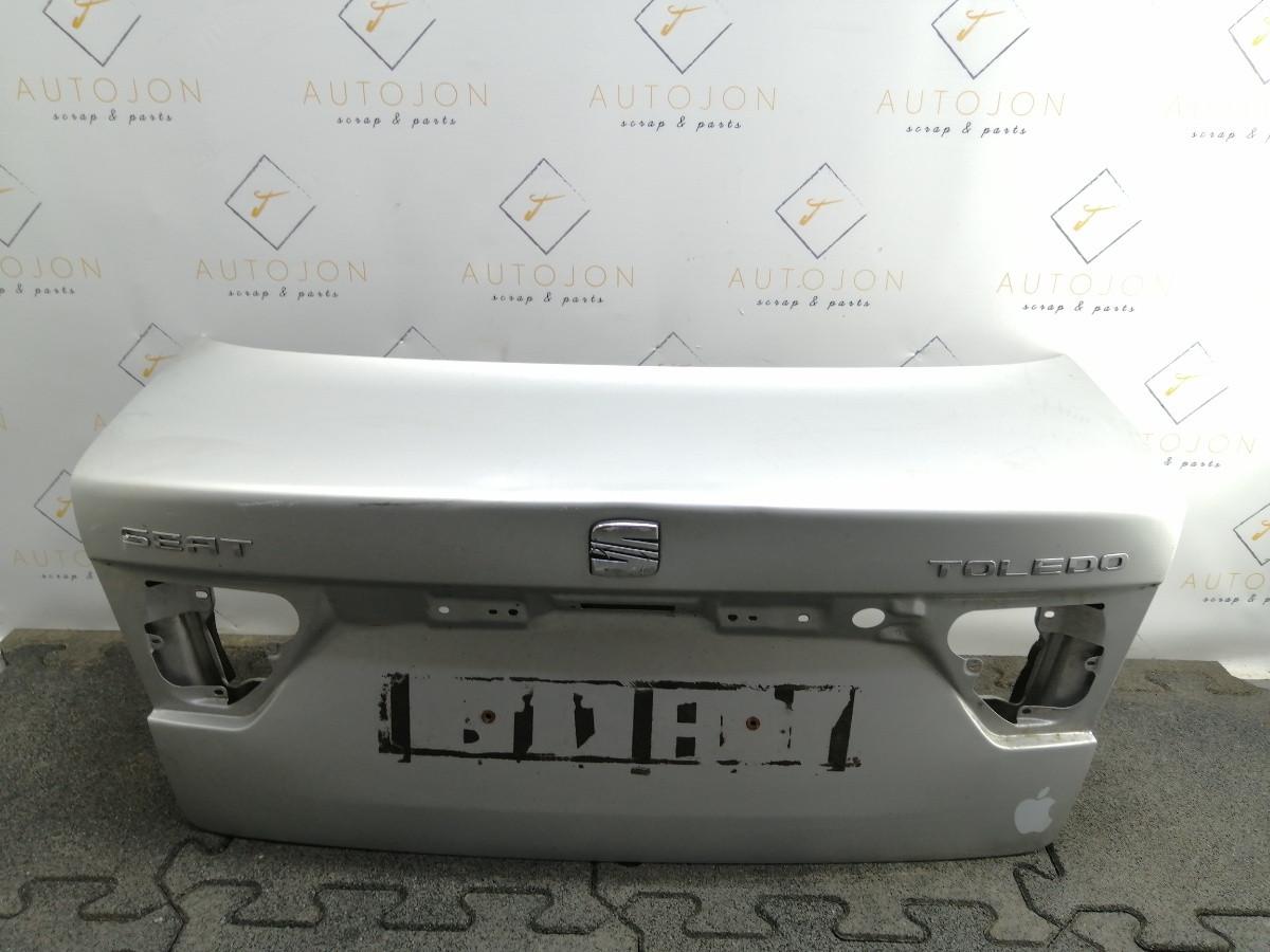 Capota portbagaj SEAT TOLEDO II (1M2) [ 1998 - 2006 ] OEM 1M5827105B / 1M5 827 105 B