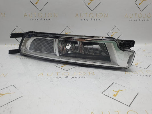 Proiector dreapta VOLKSWAGEN PASSAT Variant 3G5 2014 - > HELLA 1NA 011.839-14 3G0941662L / 3G0 941 662 L
