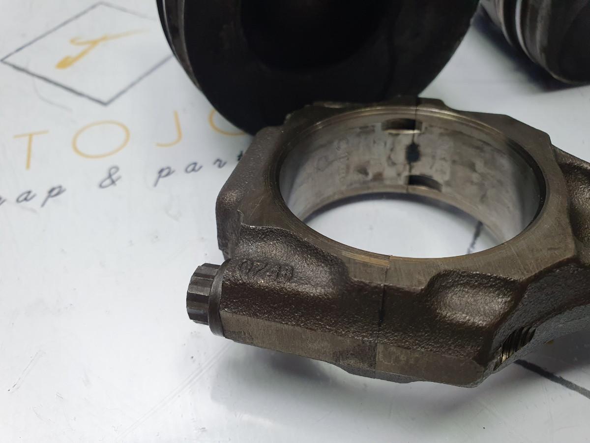 Set pistoane cu biele  1.9 TD (ABL) 50KW|68HP VOLKSWAGEN TRANSPORTER IV Bus (70XB, 70XC, 7DB, 7DW, 7DK)  79,47 mm OEM 074B