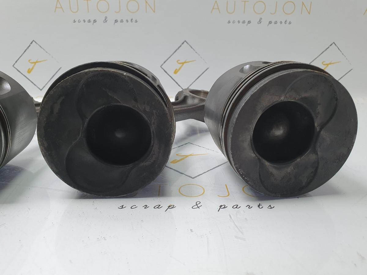 Set pistoane cu biele  1.9 TD (ABL) 50KW|68HP VOLKSWAGEN TRANSPORTER IV Bus (70XB, 70XC, 7DB, 7DW, 7DK)  79,47 mm OEM 074B