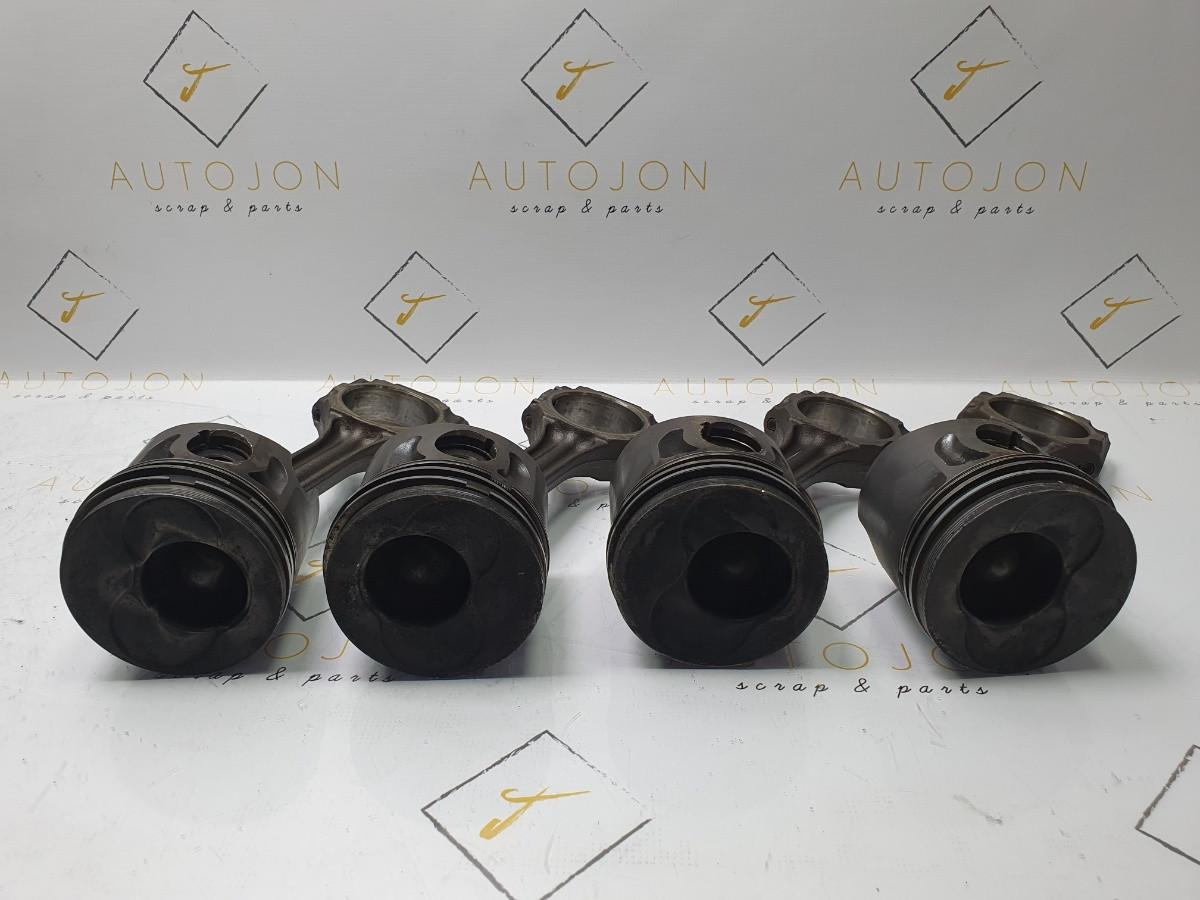 Set pistoane cu biele  1.9 TD (ABL) 50KW|68HP VOLKSWAGEN TRANSPORTER IV Bus (70XB, 70XC, 7DB, 7DW, 7DK)  79,47 mm OEM 074B