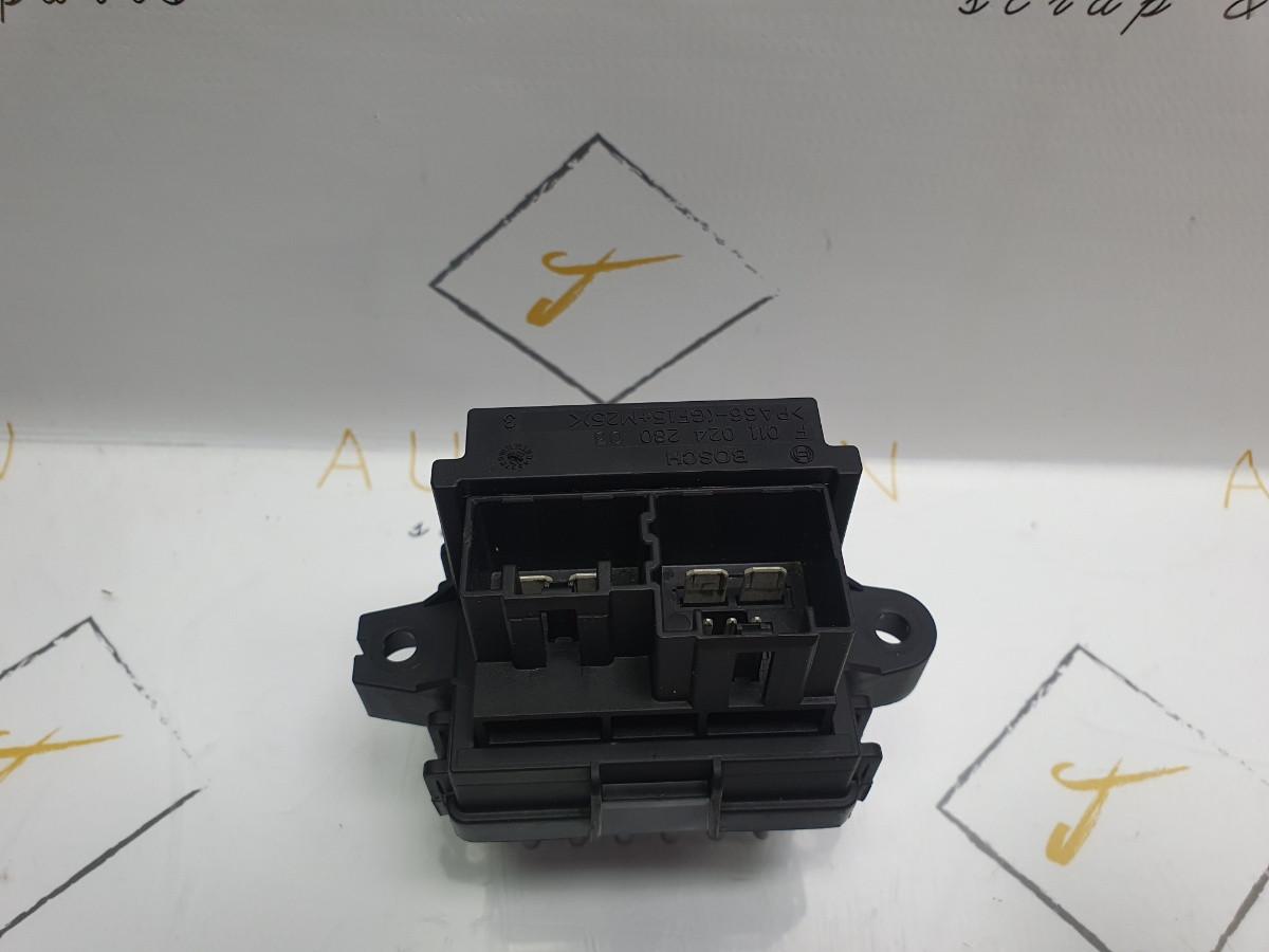 Rezistenta trepte aeroterma OPEL INSIGNIA (G09) [ 2008 - 2017 ] BOSCH F011500017 OEM 15141283