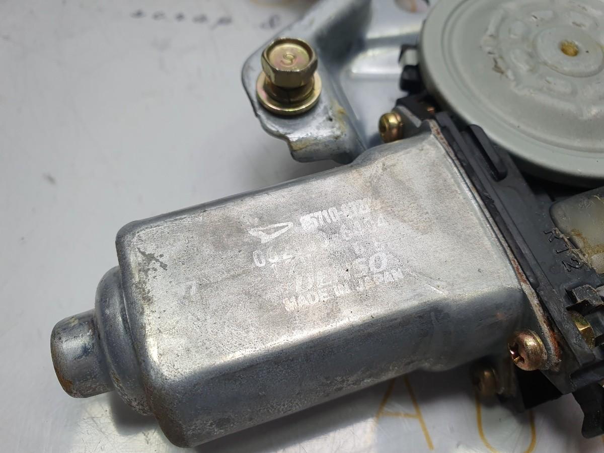 Macara geam  dreapta fata DAIHATSU CUORE V (L7_) [ 1998 - 2003 ] 1.0 (EJ-DE) 40KW|54HP OEM 0621006404 / 062100-6404