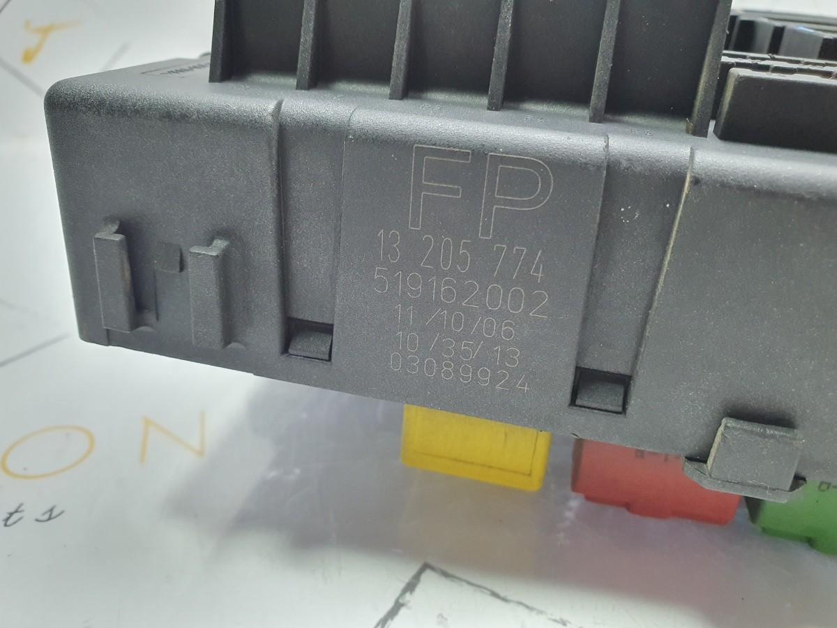 Tablou de sigurante REC  OPEL VECTRA C (Z02) [ 2002 - 2009 ] CDTI (Z 19 DT) 88KW|120HP OEM 13205774FP / 13 205 774 FP