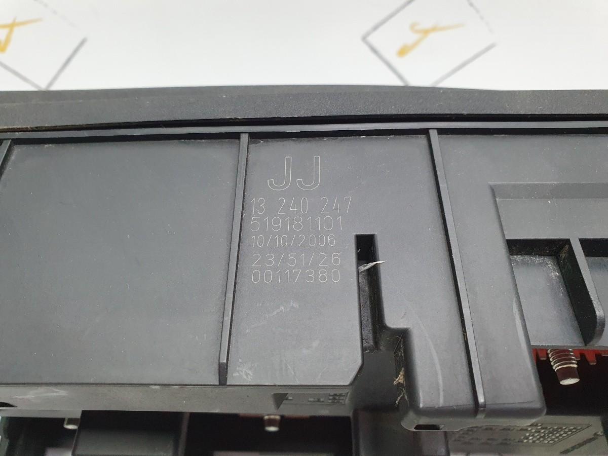 Panou sigurante OPEL VECTRA C (Z02) [ 2002 - 2009 ] CDTI (Z 19 DT) 88KW|120HP OEM 13240247JJ / 13 240 247 JJ