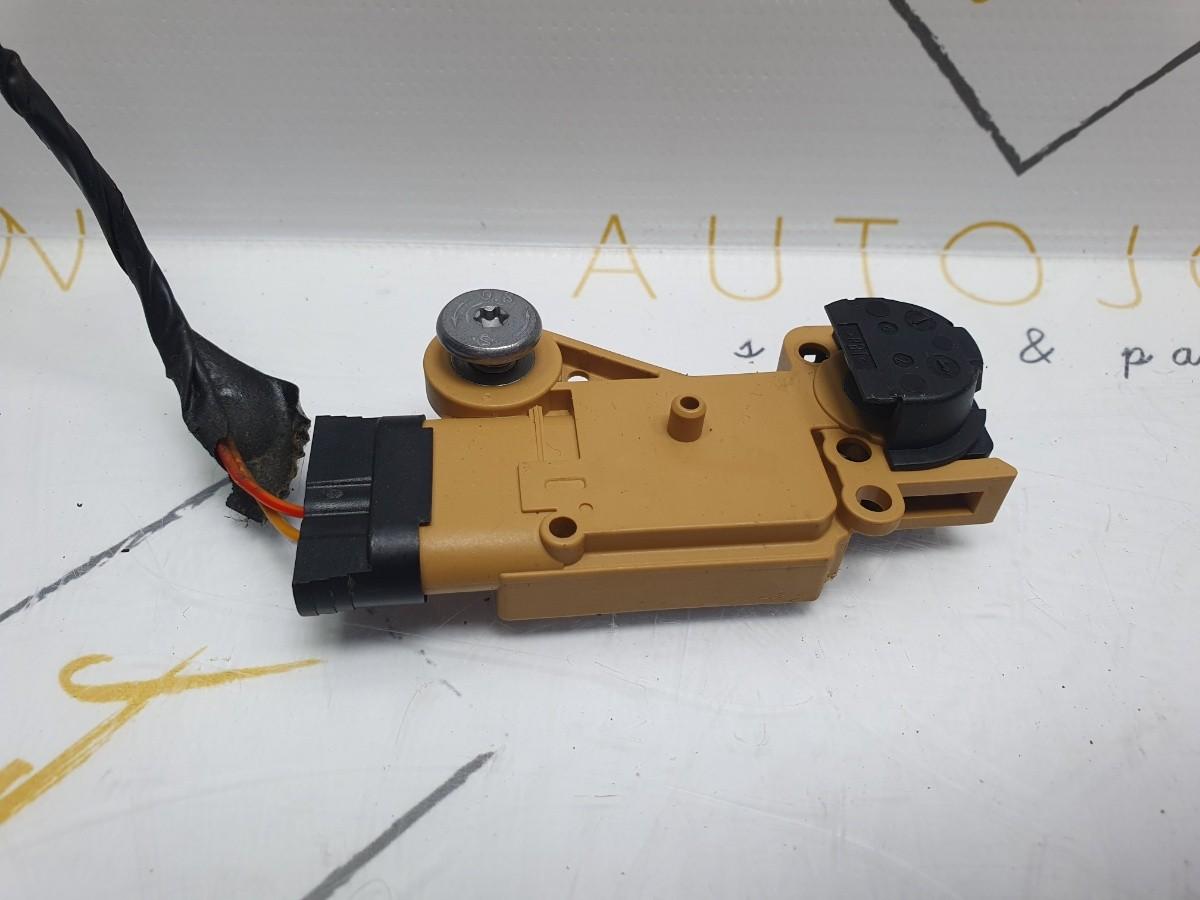 Senzor impact airbag OPEL VECTRA C (Z02) [ 2002 - 2009 ] CDTI (Z 19 DT) 88KW|120HP OEM 13243705AB