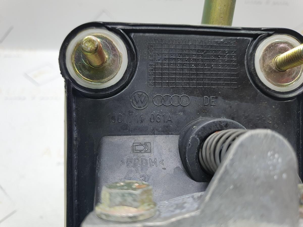 Timonerie SEAT TOLEDO II (1M2) [ 1998 - 2006 ] 16V (AUS, AZD, BCB) 77KW|105HP OEM 1J0711061A / 1J0 711 061 A
