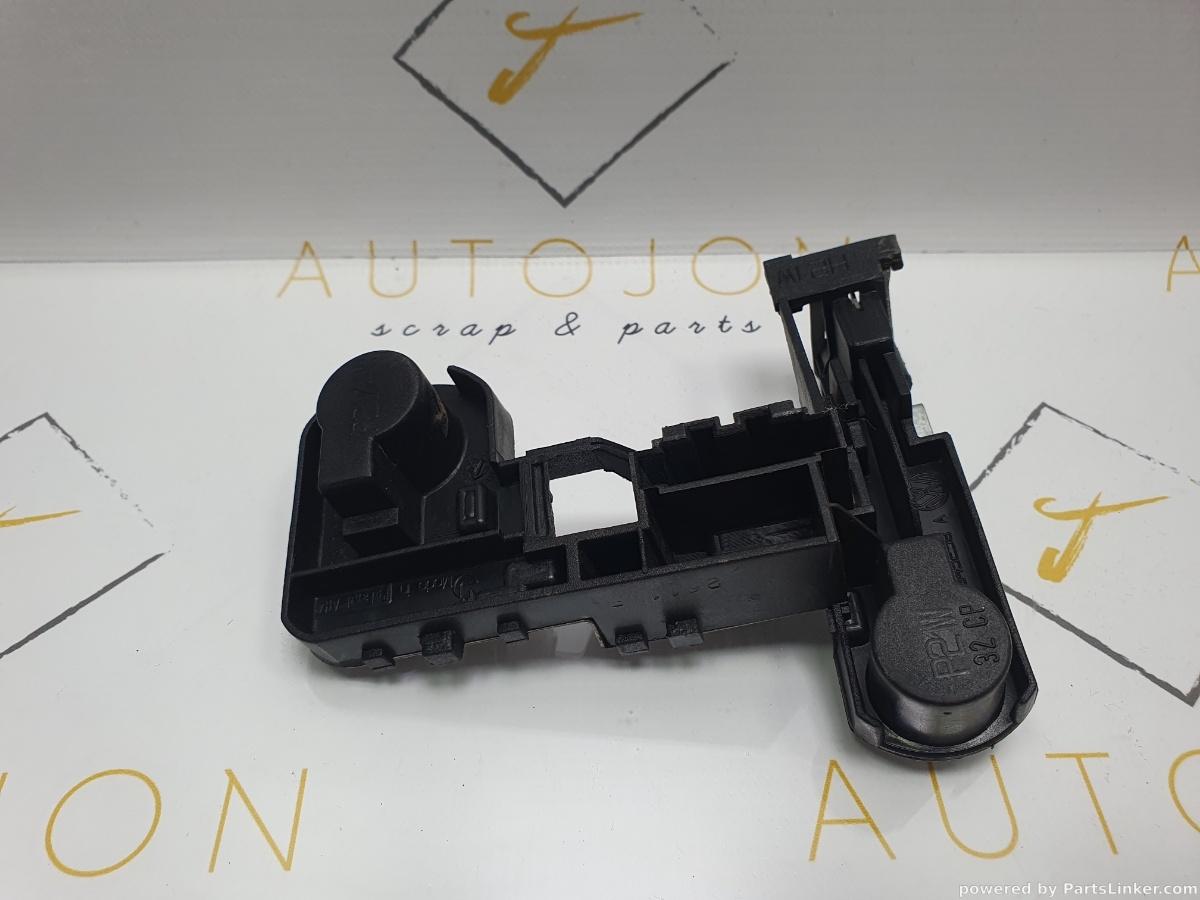 Soclu stop haion stanga VOLKSWAGEN TOUAREG (7LA, 7L6, 7L7) [ 2002 - 2013 ] R5 TDI (BAC, BPE) 128KW|174HP OEM 7L6945258A / 7L6 945 258 A