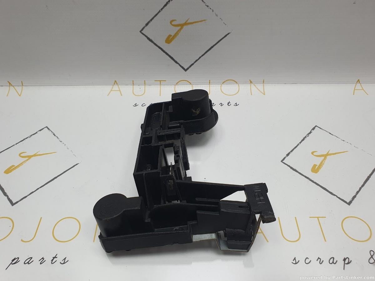 Soclu stop haion stanga VOLKSWAGEN TOUAREG (7LA, 7L6, 7L7) [ 2002 - 2013 ] R5 TDI (BAC, BPE) 128KW|174HP OEM 7L6945258A / 7L6 945 258 A