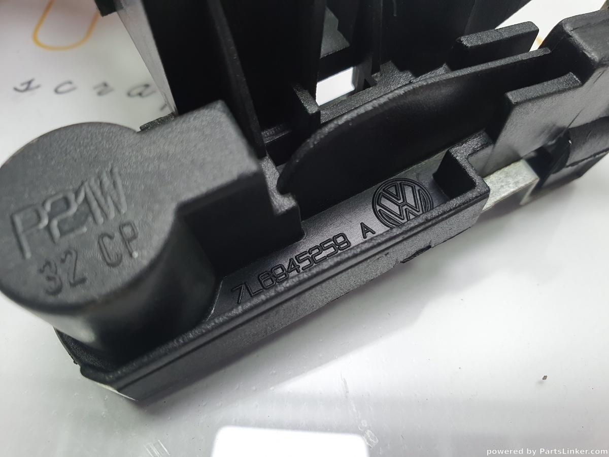 Soclu stop haion stanga VOLKSWAGEN TOUAREG (7LA, 7L6, 7L7) [ 2002 - 2013 ] R5 TDI (BAC, BPE) 128KW|174HP OEM 7L6945258A / 7L6 945 258 A