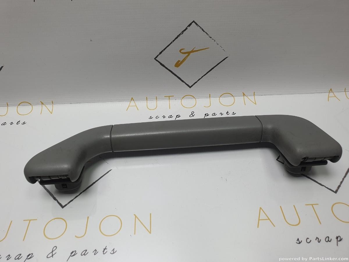 Maner plafon dreapta fata VOLKSWAGEN TOUAREG (7LA, 7L6, 7L7) [ 2002 - 2013 ] R5 TDI (BAC, BPE) 128KW|174HP OEM 7L0857607A / 7L0 857 607 A