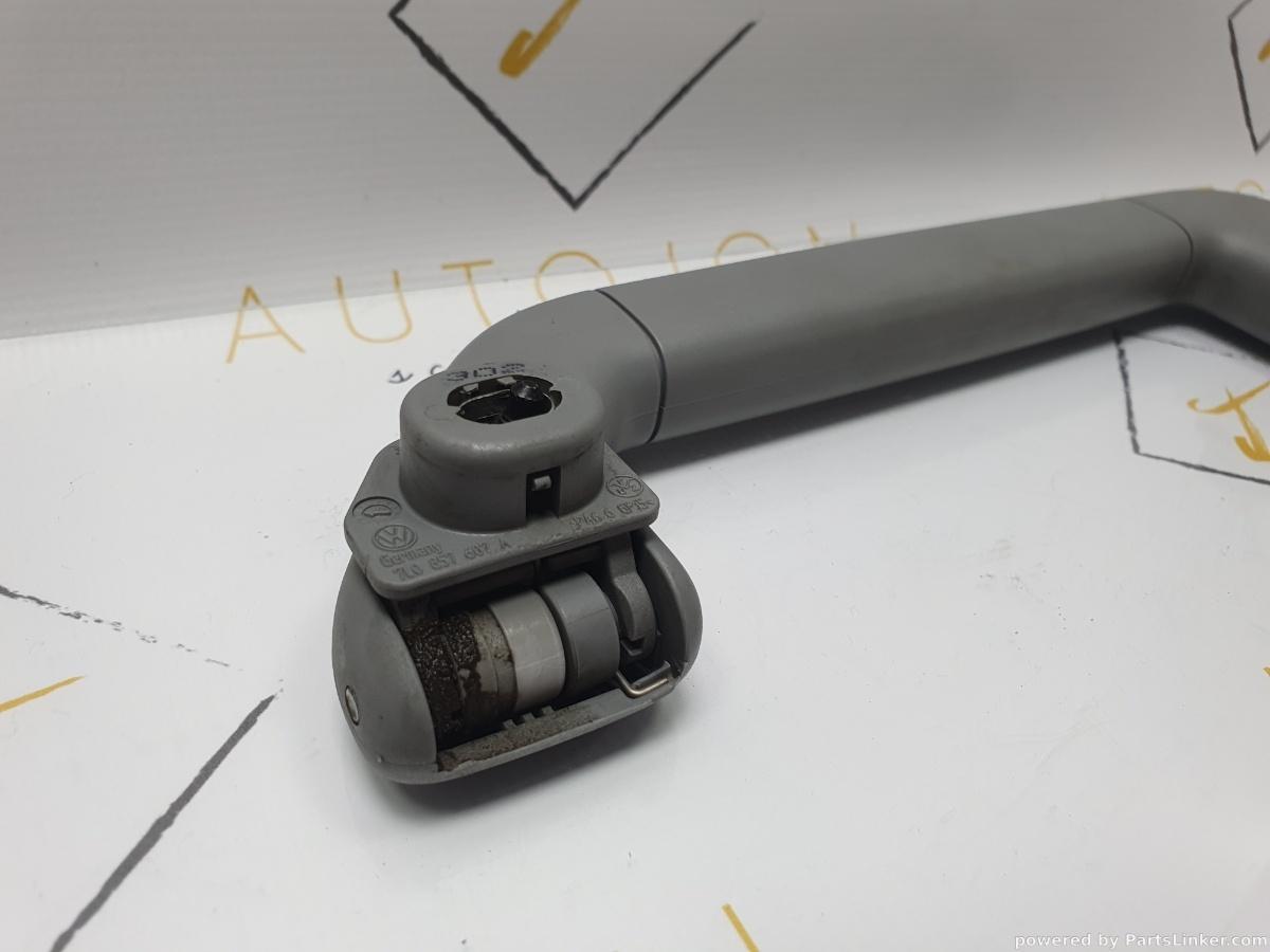 Maner plafon stanga fata VOLKSWAGEN TOUAREG (7LA, 7L6, 7L7) [ 2002 - 2013 ] R5 TDI (BAC, BPE) 128KW|174HP OEM 7L0857608A / 7L0 857 608 A