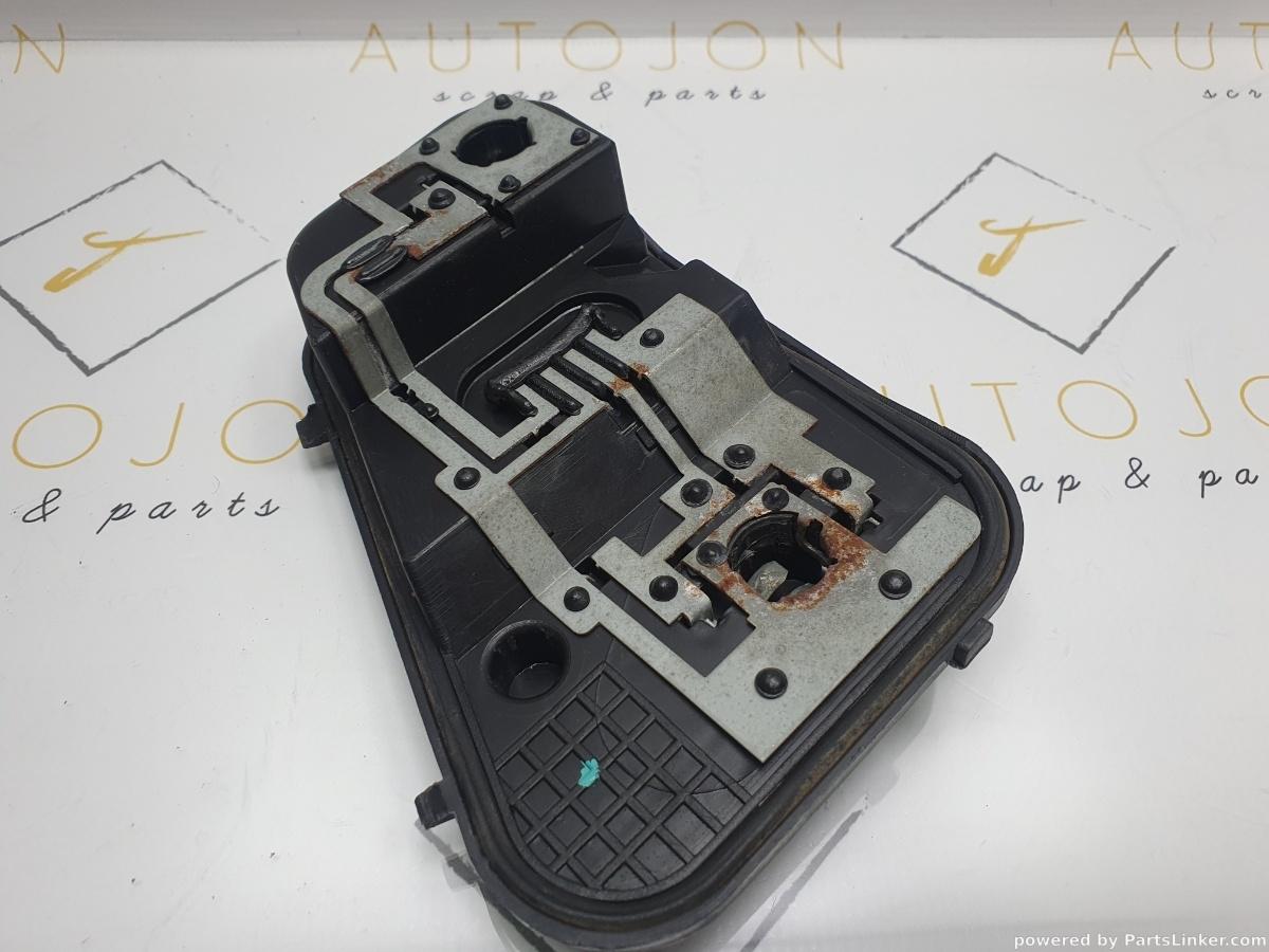 Soclu stop caroserie stanga VOLKSWAGEN TOUAREG (7LA, 7L6, 7L7) [ 2002 - 2013 ] R5 TDI (BAC, BPE) 128KW|174HP OEM 7L6945257 / 7L6 945 257