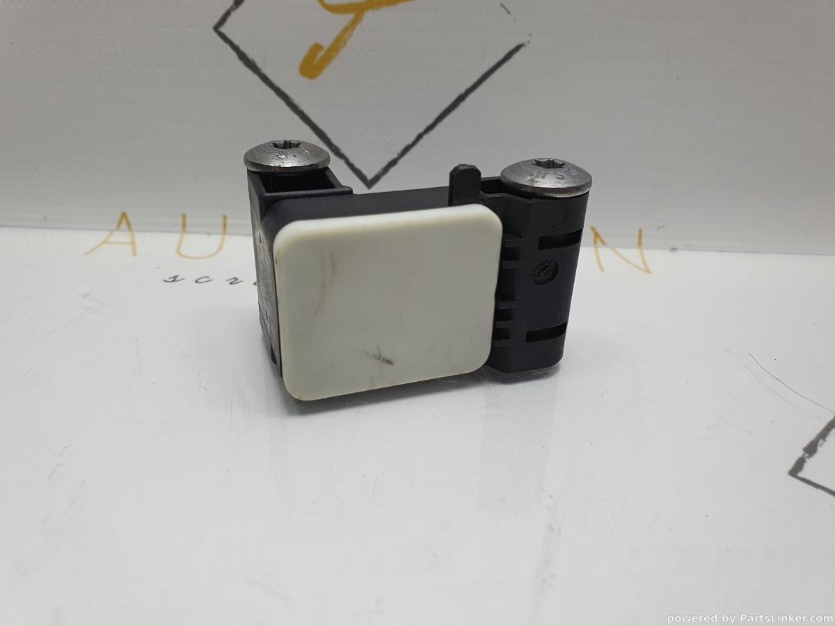 Senzor impact airbag BMW 3 V (E90) [ 2004 - 2012 ] 320 d (M47 D20 (204D4), N47 D20 C) 120KW|163HP OEM 6911003