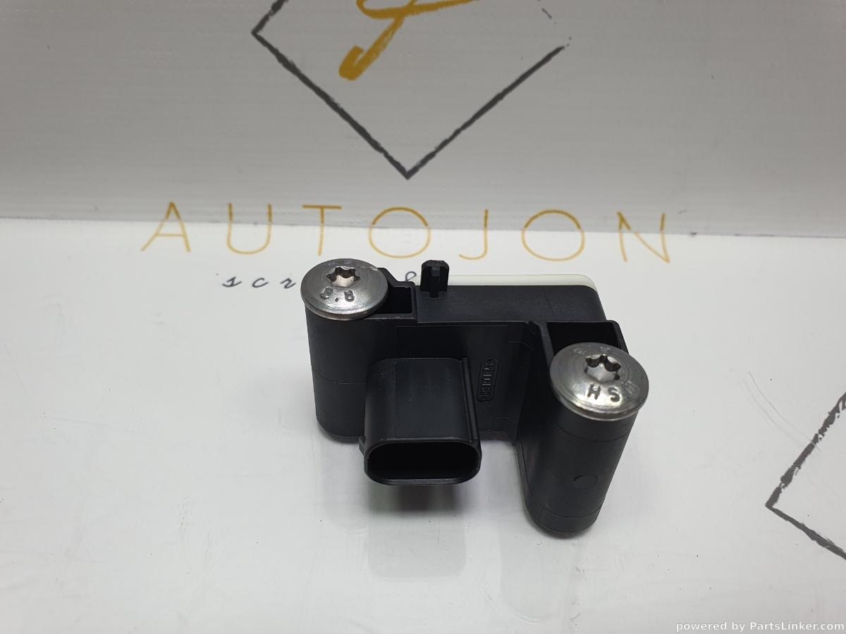 Senzor impact airbag BMW 3 V (E90) [ 2004 - 2012 ] 320 d (M47 D20 (204D4), N47 D20 C) 120KW|163HP OEM 6911003