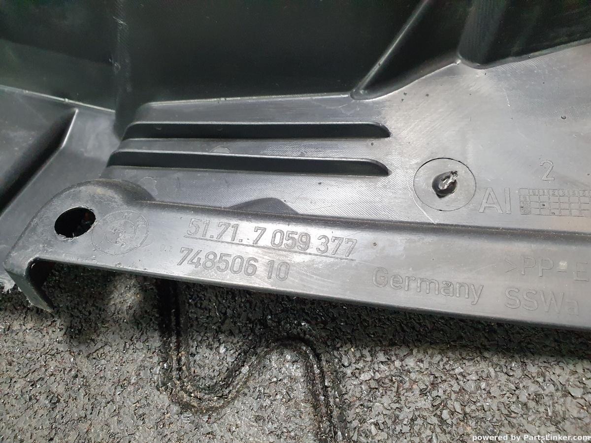 Carenaj roata dreapta fata BMW 3 V (E90) [ 2004 - 2012 ] 320 d (M47 D20 (204D4), N47 D20 C) 120KW|163HP OEM 51717059377