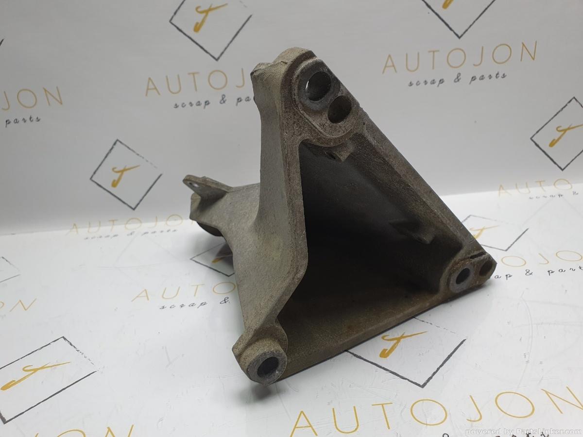 Suport unitate de control motor dreapta AUDI A4 Saloon 8D2, B5 1994 - 2001 1.6 1.6 ADP, AHL, ANA, ARM 8D0199308F