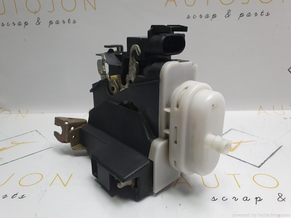 Broasca usa dreapta fata AUDI A4 Saloon (8D2, B5) [ 1994 - 2001 ] 1.6 (ADP, AHL, ANA, ARM) 74KW|100HP OEM 8D1837016A / 8D1 837 016 A
