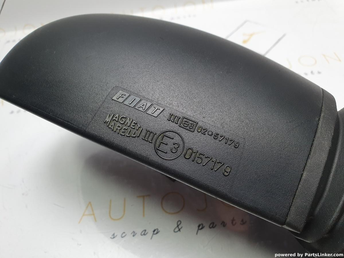 Oglinda dreapta FIAT PUNTO (188_) [ 1999 - 2012 ] JTD 16V (188 A9.000) 51KW|70HP OEM 0157179