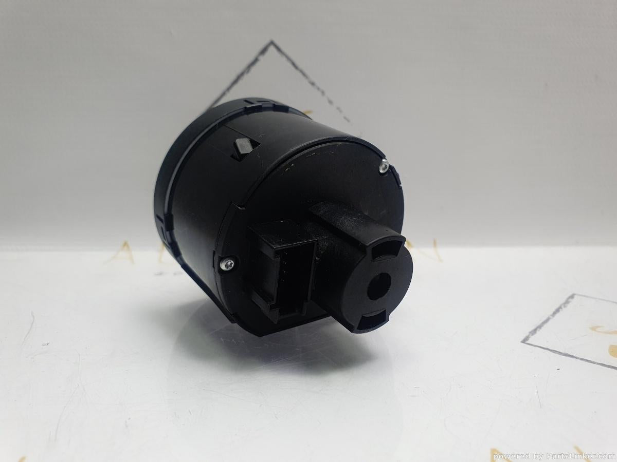 Bloc lumini VOLKSWAGEN PASSAT Variant (3C5) [ 2005 - 2011 ] TDI 16V (BKP, CBAB) 103KW|140HP OEM 1K0941431AH / 1K0 941 431 AH