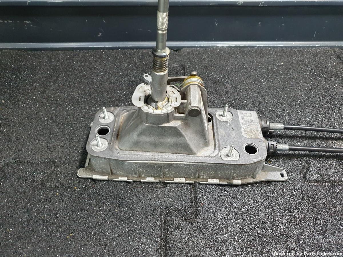 Timonerie cu sufe VOLKSWAGEN PASSAT Variant (3C5) [ 2005 - 2011 ] TDI 16V (BKP, CBAB) 103KW|140HP OEM 3C0711049AG / 3C0 711 049 AG