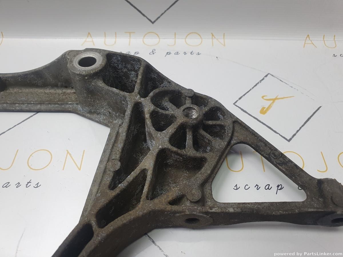 Suport de fixare diferential spate AUDI A6 IV Avant 4G5, C7, 4GD 2011 - 2018 3.0 TDI CLAB 8K0599287J / 8K0 599 287 J