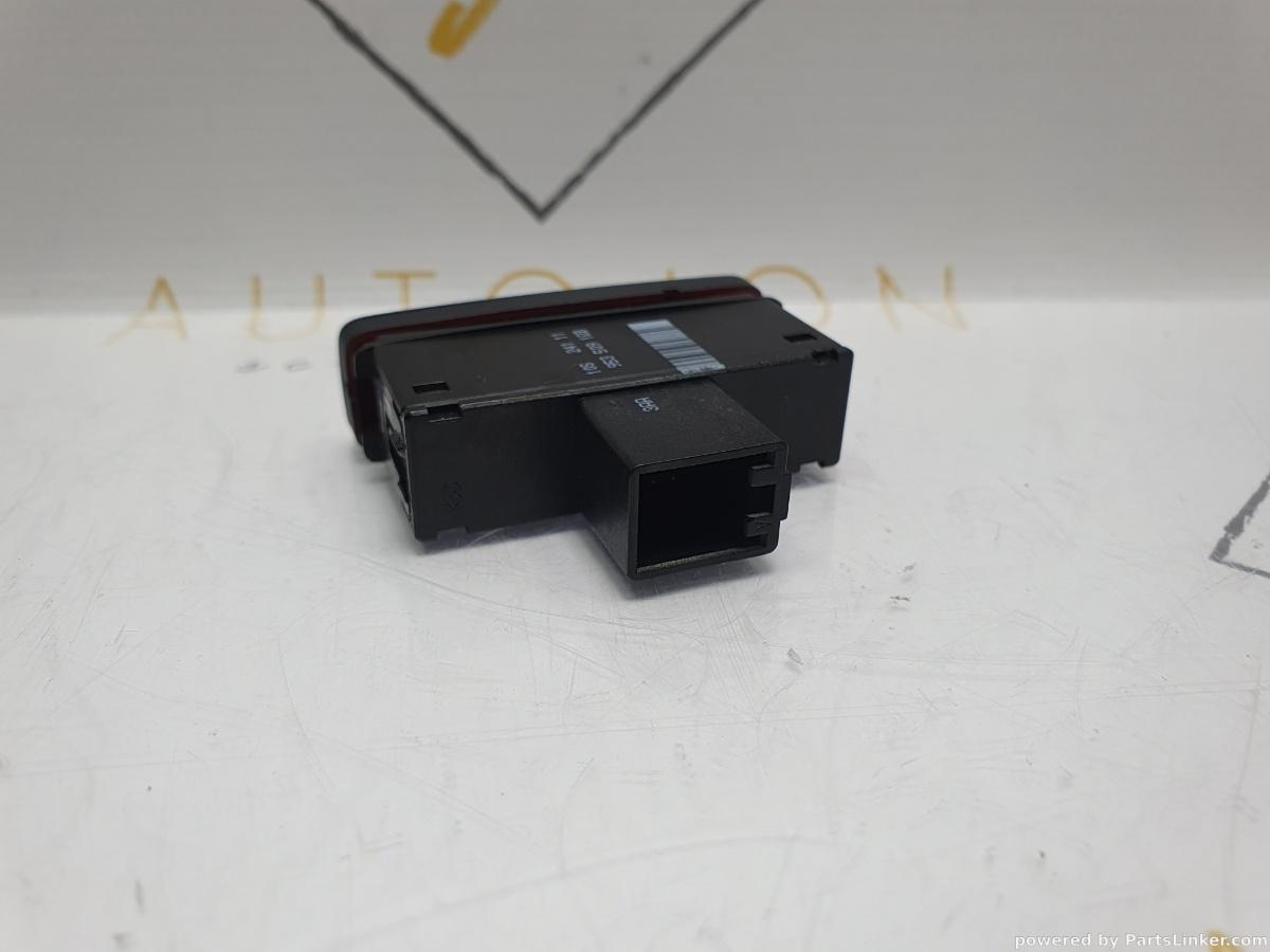Buton avarie VOLKSWAGEN PASSAT (362) [ 2010 - 2014 ] TDI (CFFB) 103KW|140HP OEM 3AA953509 / 3AA 953 509 1QB