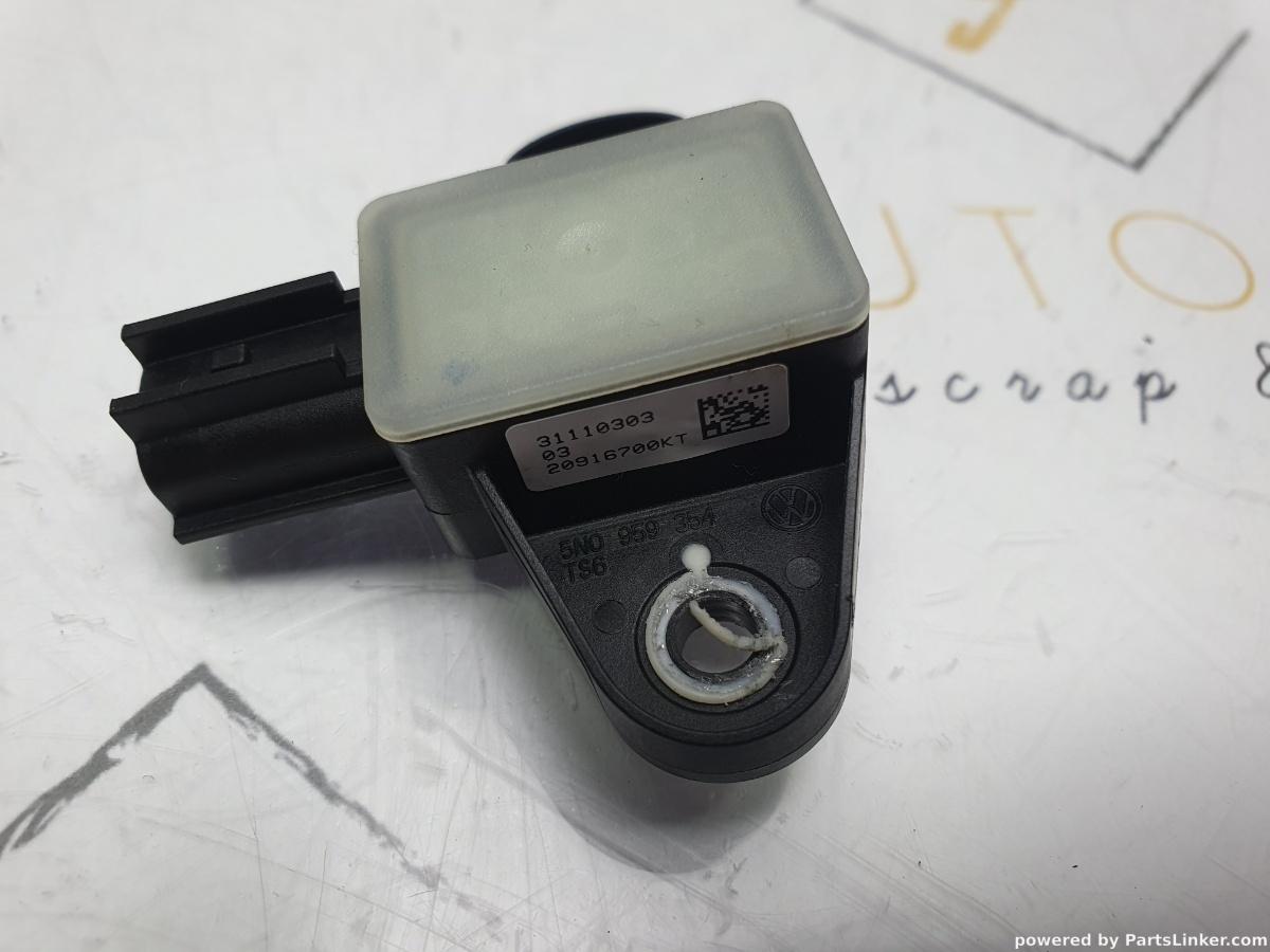 Senzor impact airbag VOLKSWAGEN PASSAT (362) [ 2010 - 2014 ] TDI (CFFB) 103KW|140HP OEM 5N0959354 / 5N0 959 354