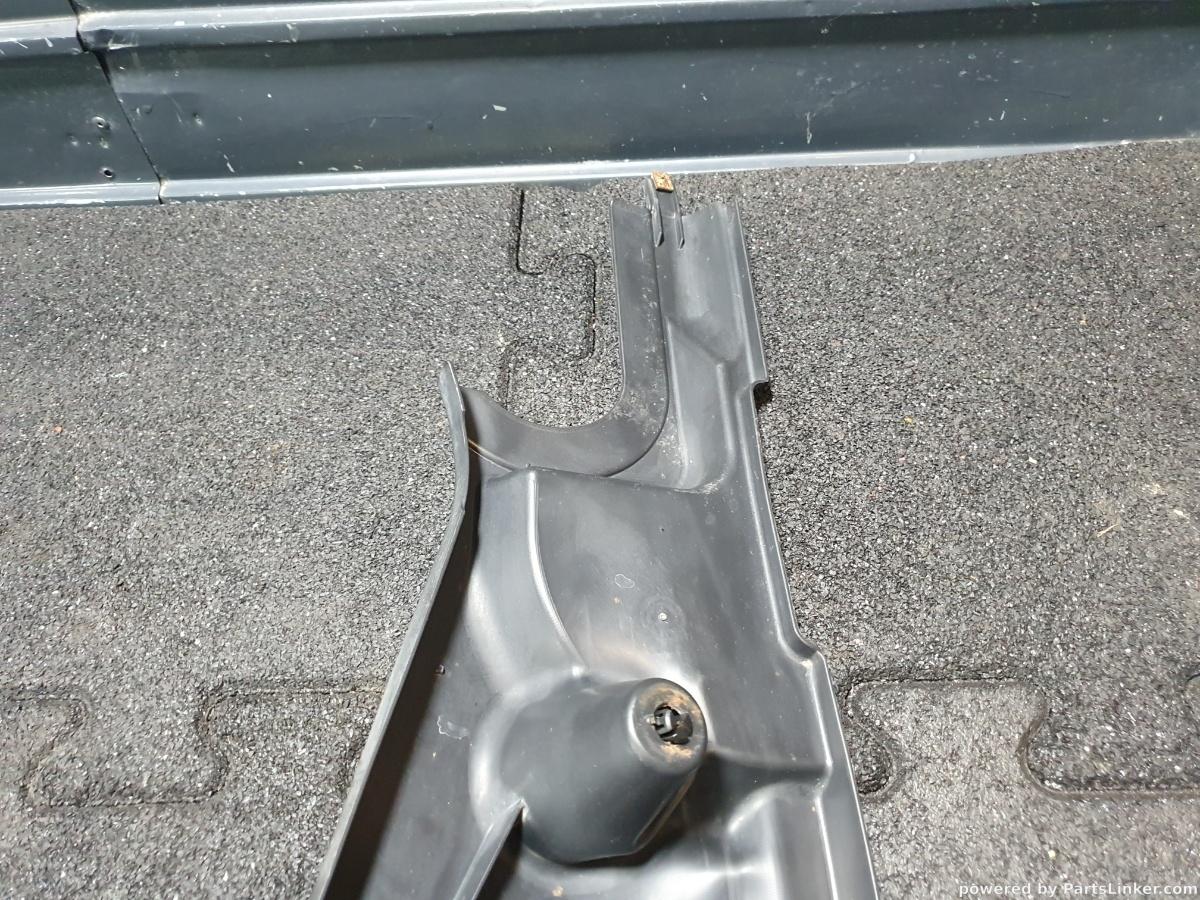 Ornament punte spate Dreapta VOLKSWAGEN PASSAT (362) [ 2010 - 2014 ] TDI (CFFB) 103KW|140HP OEM 3AA825102S / 3AA 825 102 S