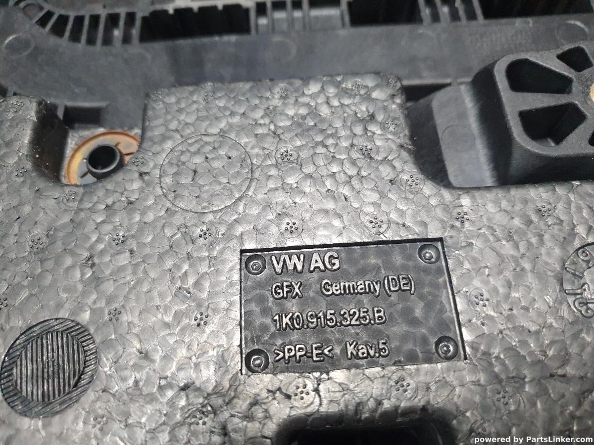 Carcasa baterie VOLKSWAGEN PASSAT (362) [ 2010 - 2014 ] TDI (CFFB) 103KW|140HP OEM 1K0915325B / 1K0 915 325 B