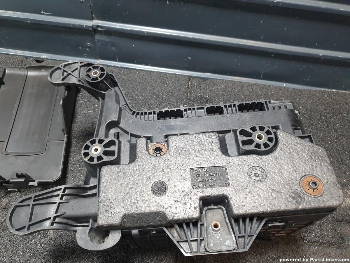Carcasa baterie VOLKSWAGEN PASSAT (362) [ 2010 - 2014 ] TDI (CFFB) 103KW|140HP OEM 1K0915325B / 1K0 915 325 B