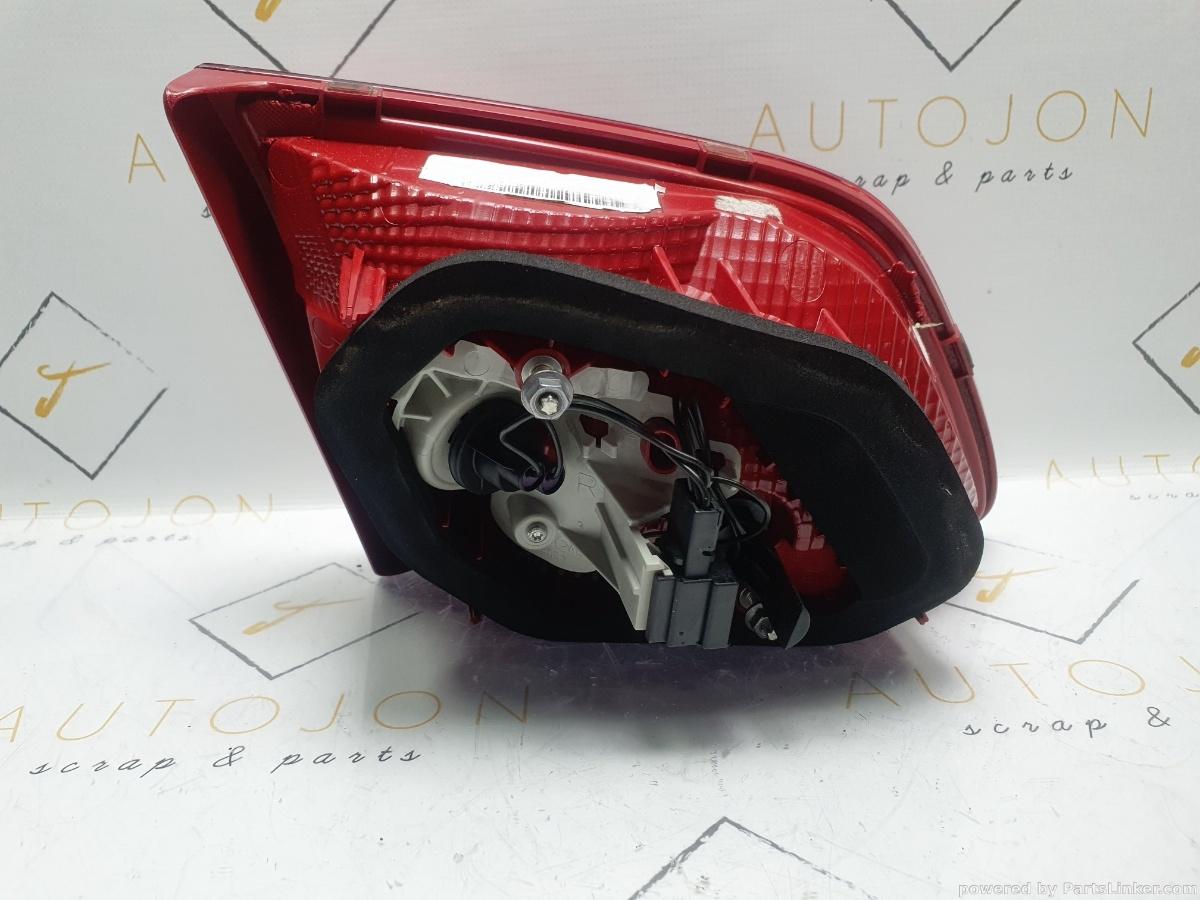 Stop de pe haion Dreapta VOLKSWAGEN PASSAT (362) [ 2010 - 2014 ] TDI (CFFB) 103KW|140HP OEM 3AE945094J / 3AE 945 094 J
