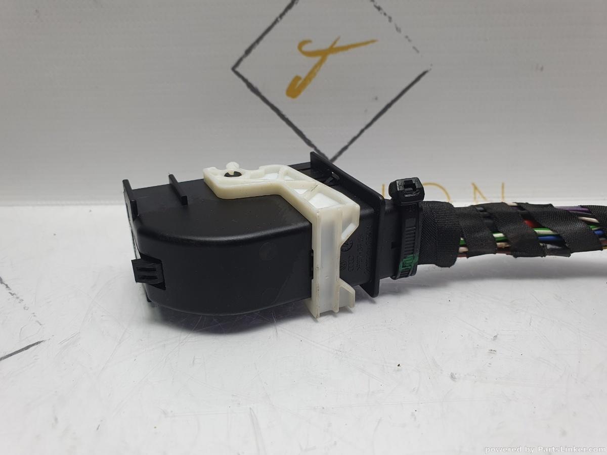 Conector modul BCM VOLKSWAGEN PASSAT (362) [ 2010 - 2014 ] TDI (CFFB) 103KW|140HP OEM 1K0937702D / 1K0 937 702 D