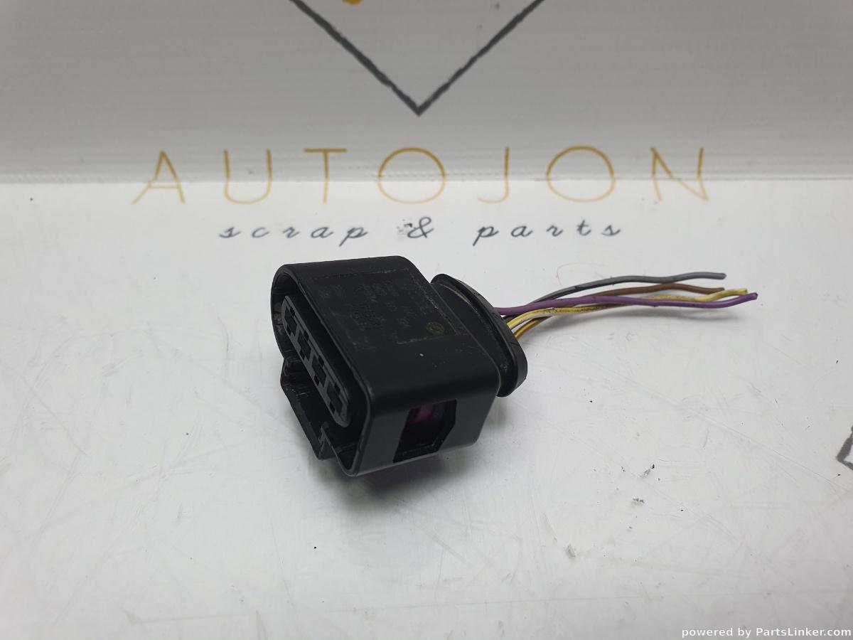 Mufa conector 4 pini VOLKSWAGEN PASSAT (362) [ 2010 - 2014 ] TDI (CFFB) 103KW|140HP OEM 8K0973724 / 8K0 973 724