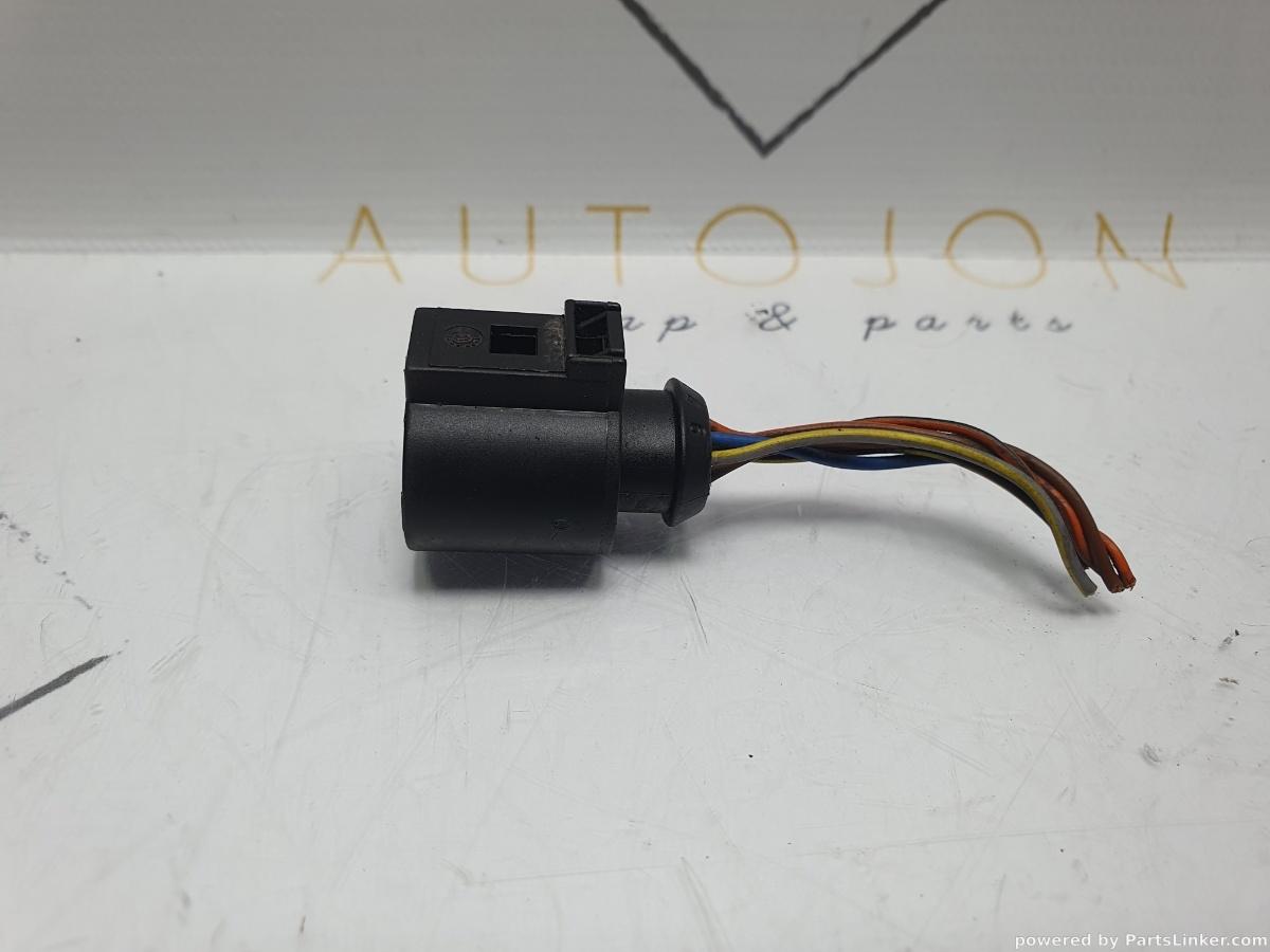 Mufa conector 6 pini VOLKSWAGEN PASSAT (362) [ 2010 - 2014 ] TDI (CFFB) 103KW|140HP OEM 1J0973713 / 1J0 973 713