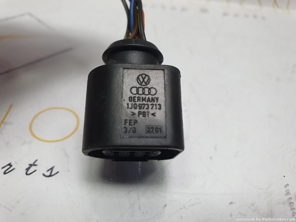 Mufa conector 6 pini VOLKSWAGEN PASSAT (362) [ 2010 - 2014 ] TDI (CFFB) 103KW|140HP OEM 1J0973713 / 1J0 973 713