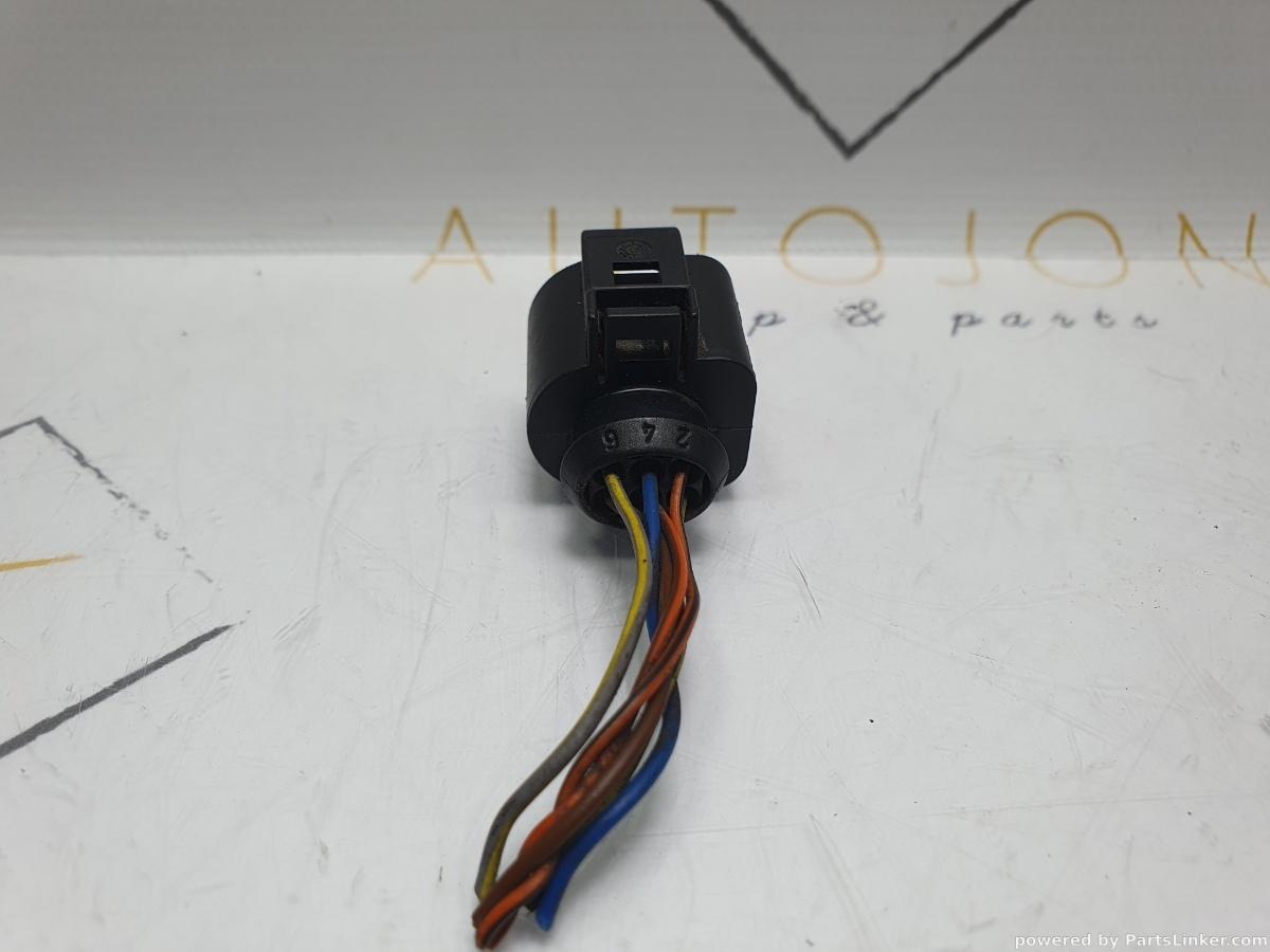Mufa conector 6 pini VOLKSWAGEN PASSAT (362) [ 2010 - 2014 ] TDI (CFFB) 103KW|140HP OEM 1J0973713 / 1J0 973 713