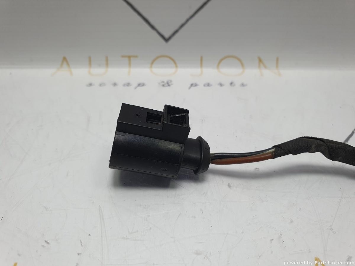 Mufa conector 2 pini VOLKSWAGEN PASSAT (362) [ 2010 - 2014 ] TDI (CFFB) 103KW|140HP OEM 4D0971992 / 4D0 971 992