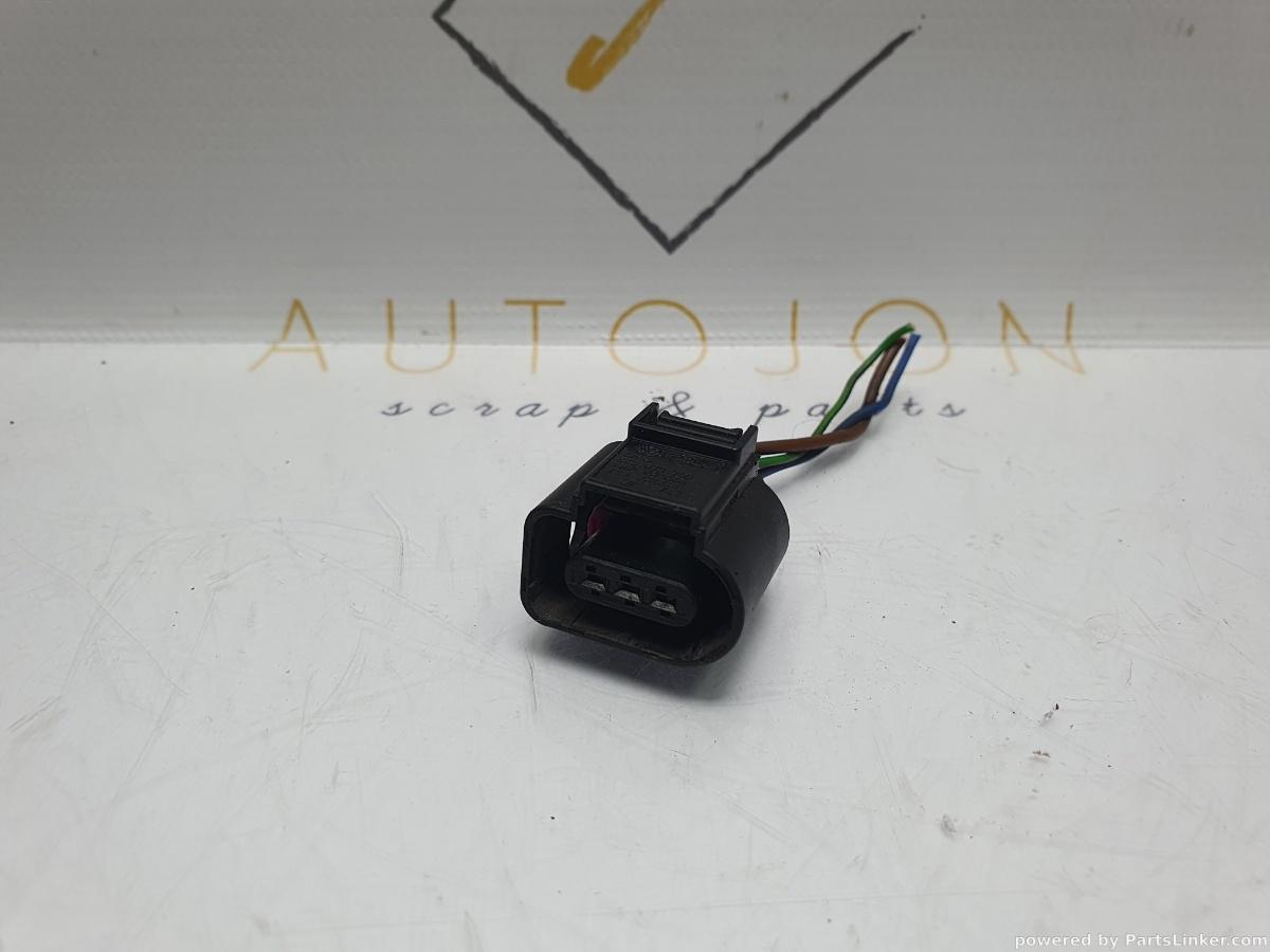 Mufa conector 3 pini VOLKSWAGEN PASSAT (362) [ 2010 - 2014 ] TDI (CFFB) 103KW|140HP OEM 8K0973703 / 8K0 973 703