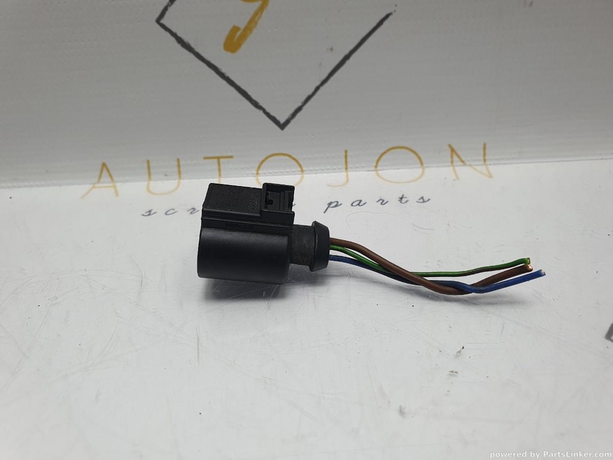 Mufa conector 3 pini VOLKSWAGEN PASSAT (362) [ 2010 - 2014 ] TDI (CFFB) 103KW|140HP OEM 8K0973703 / 8K0 973 703