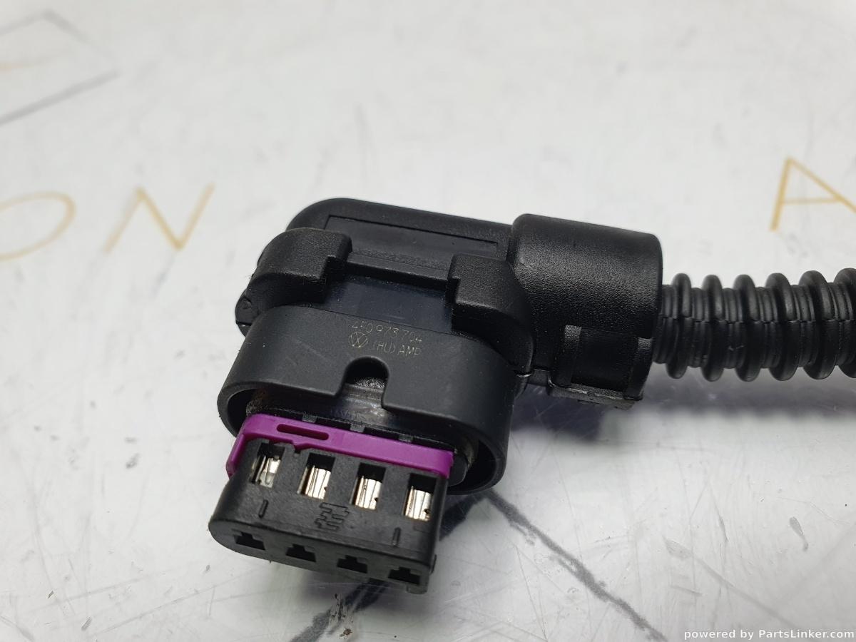 Mufa conector 4 pini VOLKSWAGEN PASSAT (362) [ 2010 - 2014 ] TDI (CFFB) 103KW|140HP OEM 4F0973704 / 4F0 973 704