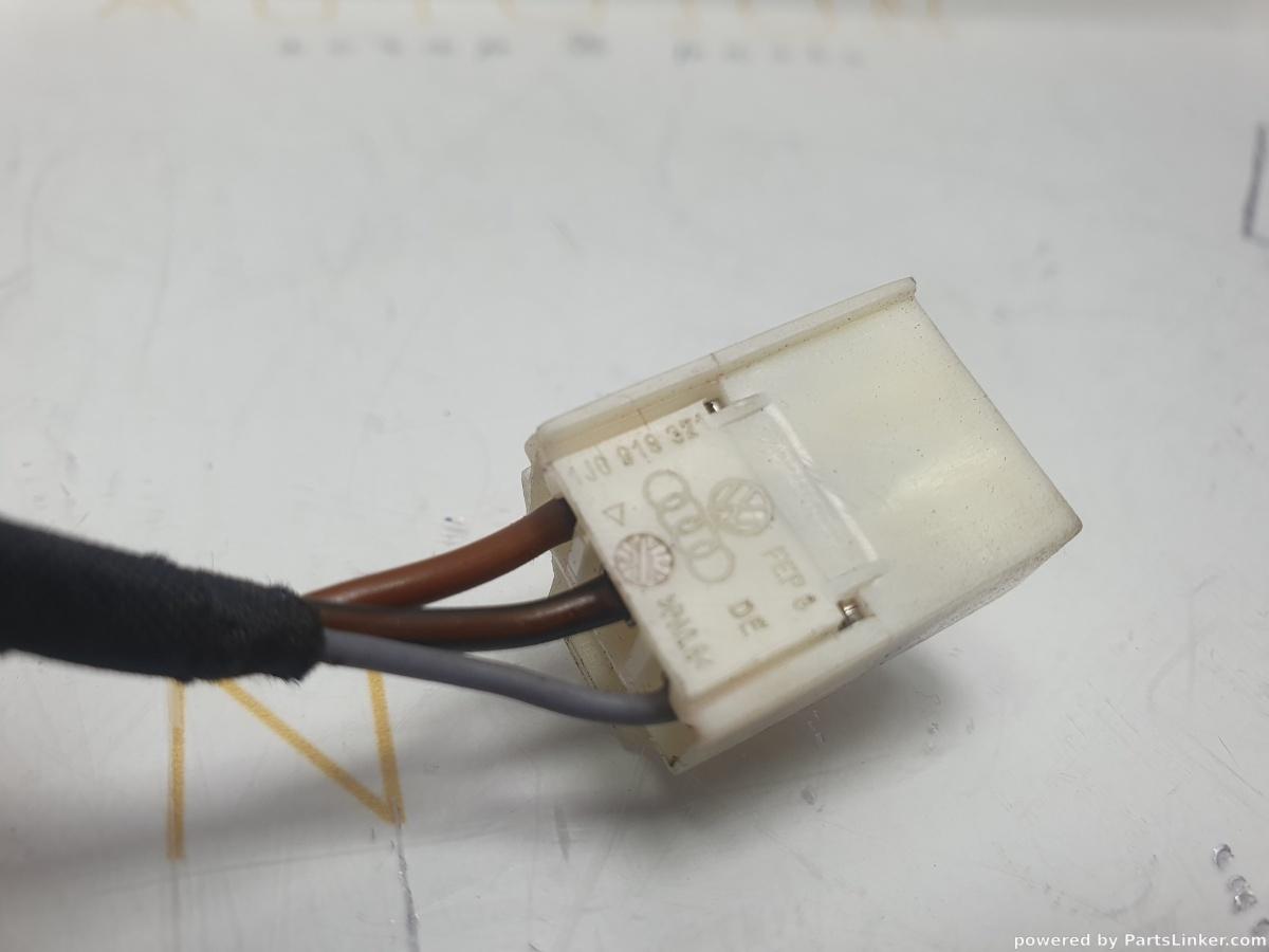 Mufa conector 3 pini bricheta  VOLKSWAGEN PASSAT (362) [ 2010 - 2014 ] TDI (CFFB) 103KW|140HP OEM 1J0919321 / 1J0 919 321