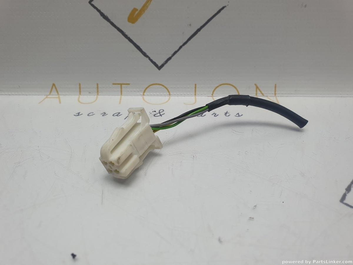Mufa conector 4 pini VOLKSWAGEN PASSAT (362) [ 2010 - 2014 ] TDI (CFFB) 103KW|140HP OEM 3B0972722E / 3B0 972 722 E