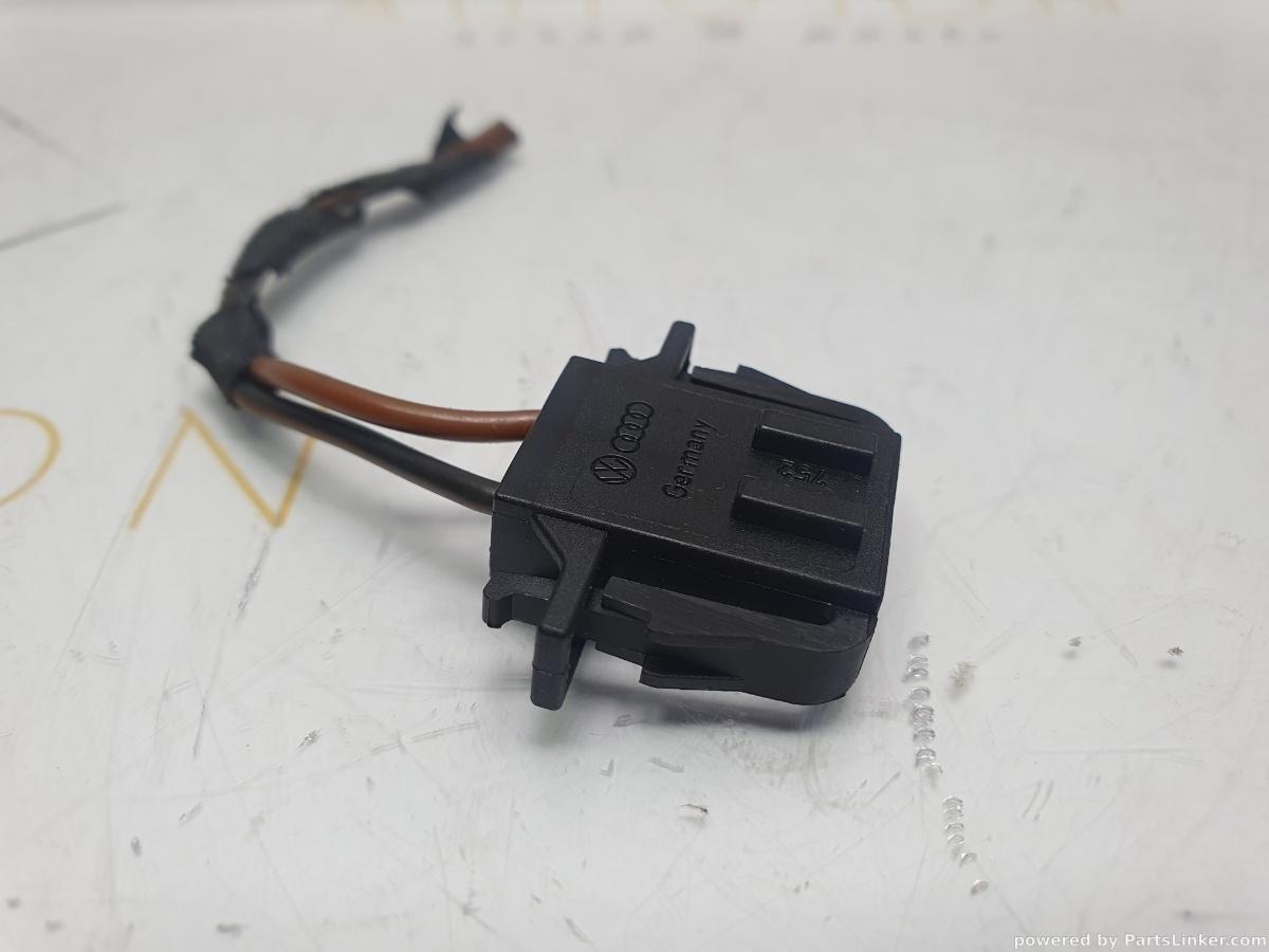 Mufa conector 2 pini VOLKSWAGEN PASSAT (362) [ 2010 - 2014 ] TDI (CFFB) 103KW|140HP OEM 1J0972752 / 1J0 972 752