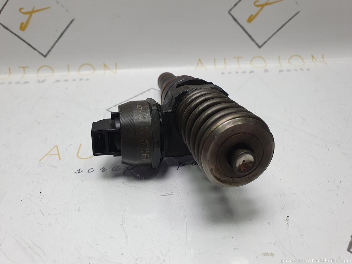 Injector SEAT IBIZA IV (6L1) [ 2002 - 2009 ] TDI Cupra R (BPX, BUK) 118KW|160HP, VOLKSWAGEN GOLF IV (1J1) [ 1997 - 2007 ] TDI (ARL) 110KW|150HP BOSCH 0414720039 OEM 038130073AL